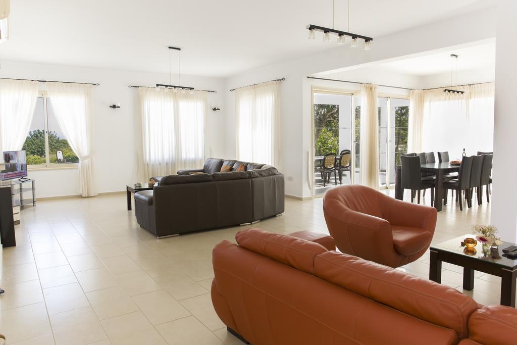 Eliofos Luxury Villa Polis Bagian luar foto